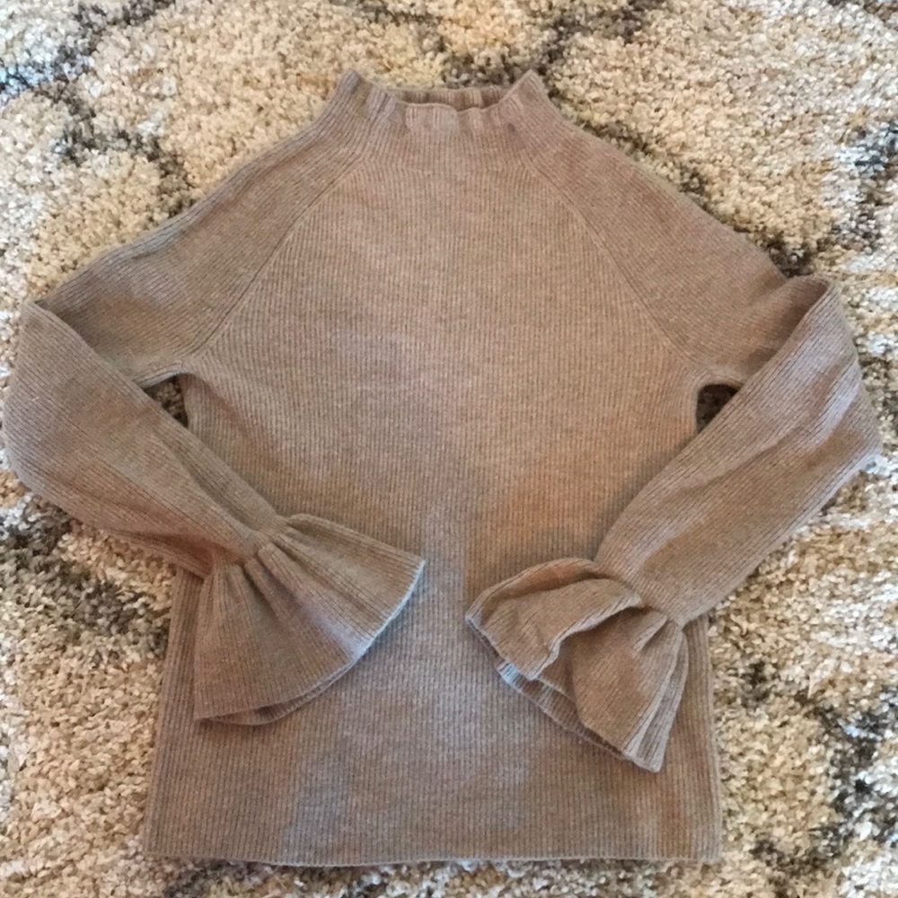 Tan sweater with small bell sleeve XS